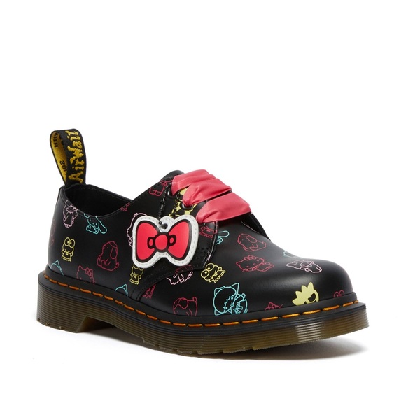 Dr Martens | Hello Kitty collab - Picture 1 of 16